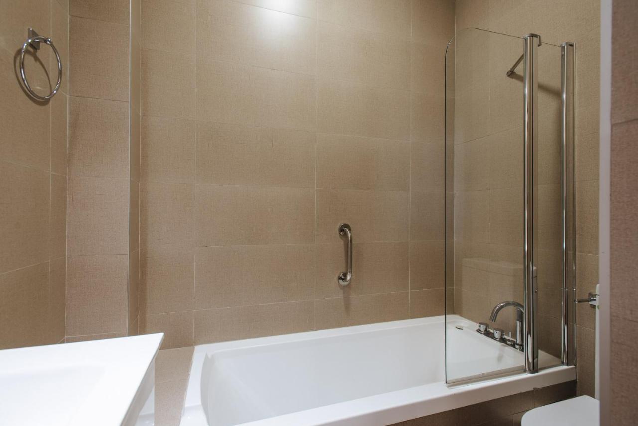 Apartamento Puerta Real - Free Parking Seville Exterior photo